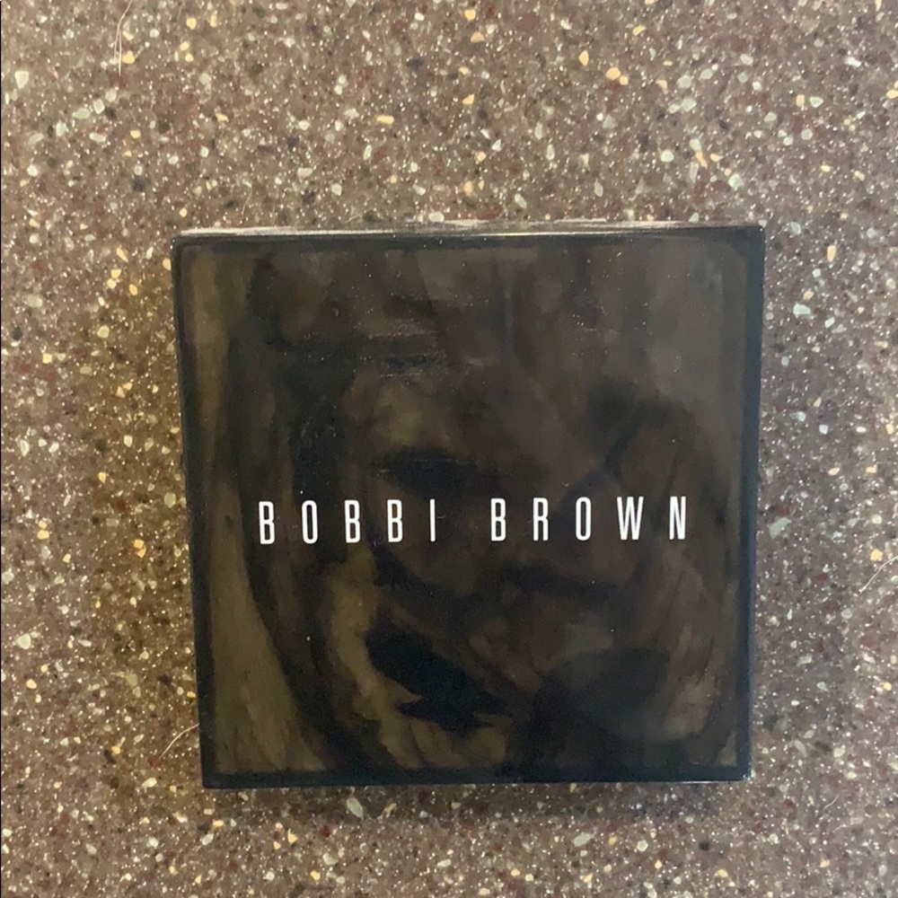 Bobbie brown shimmer brick in sandstone